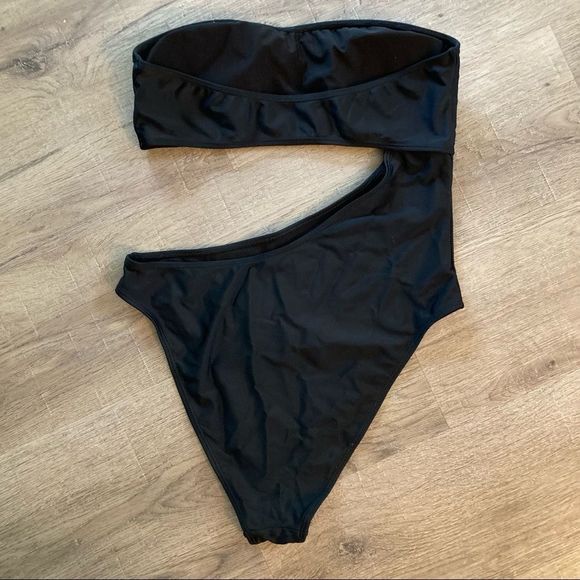 Strapless Black Onepiece Swimsuit EUC - Picture 4 of 4